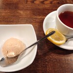 トラットリア アジアーゴ - 紅茶　プラリネシャーベット