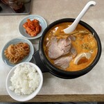 にゃがにゃが亭 - ジャン辛味噌（一口ご飯付き）。