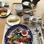 ヘルシービュッフェ アマム - 朝食　席ごとの炊き立てご飯が嬉しい