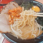 くるまやラーメン - 料理写真:キムチはフローラに良いと言われ思わず注文