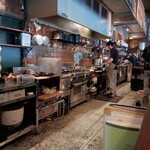 ハンバーグ SUN - 内観（厨房の様子）