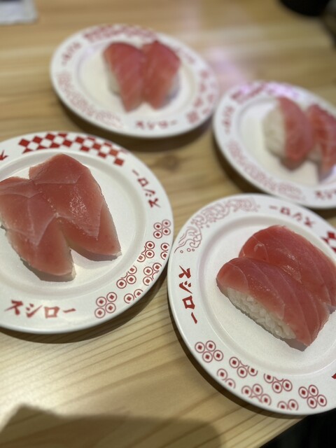 【スシローページ】 スシロー、大型モニターに回転レーン表示 タッチで注文 - 日本