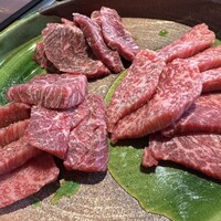 焼肉牛匠 新 - 