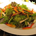 オステリアラリベラ - 鎌倉野菜を使ったサラダ