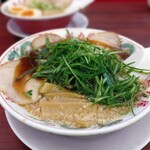 ラーメン魁力屋 - 京都背脂醤油九条ねぎラーメン(950円)