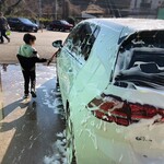 拉麺大公 - 食後に洗車してカロリー消費