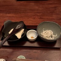 魚匠 銀平 道頓堀店 - 付き出し(豆腐としらす)