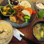 玄三庵 - 39品目の健康定食　1490円(税込)