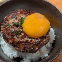 ホルモン焼肉 富や 栄店 - 