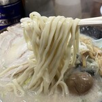 屋台ラーメン とんこつ貴生 - 麺