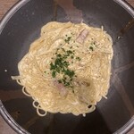 88BAR &DELICATESSEN - 秋田名物いぶりがっこ入り燻製カルボナーラ