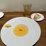 les seeds 96 - ポタージュに添えてある柑橘のソルベがまた好み♡