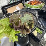 ONNA - お代わりできるサニーレタス。お肉に巻いて