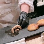 薪鳥新神戸 - ジャンボマッシュルームは三分割