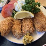 なか里 - 大ぶりなカキフライが4つ
