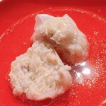 薪鳥新神戸 - 鶏焼売の中身はこんな感じ