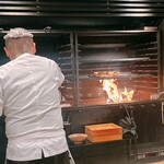 薪鳥新神戸 - マッシュルームを炙っています