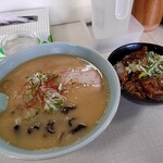 ラーメン寳龍 - 料理写真:ハーフ牛カルビ丼セット(白味噌) 1,550円(税込)。