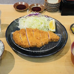 とんかつ檍のカレー屋 いっぺこっぺ 新橋店 - ロースかつ定食1,300円