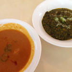 アショカ - 本日のカレー(チキンカレー、ジャガイモとほうれん草のカレー)