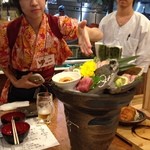 三鷹漁港 大介丸 - 丁寧に説明してくれます。