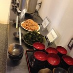 三鷹漁港 大介丸 - お通しはこの中からなんと食べ放題！