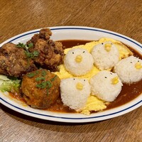 Seafood bar Ermitage 代々木店 - 「ブラックアンガスビーフハンバーグとバターミルクチキンのオムぴよライス」