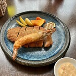バルバルキッチンアメリ - ランチ：国産豚ロースのポークカツ＆有頭海老フライ
      　　　　　　　　　　　　　　　　　(¥1,400)