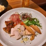 Bistro ROSY - 本日の前菜盛り合わせ。2000円