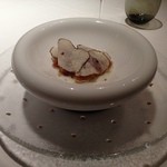 エクアトゥール - ★9前菜　コンソメで火入れしたフォアグラとグレープフルーツのコンフィとコンソメジュレ
