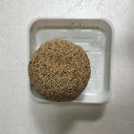 TORAYA GINZA - 夜光の玉　芥子粒のかほりがすばらしい求肥にくるまれた餡