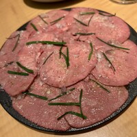 THE RIGOLETTO - 牛タンカルパッチョ