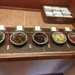 囲炉裏と日本料理 松風庵 - 漬物5種