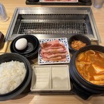 焼肉食堂まんぷく - スンドゥブ＆ミニ焼肉定食♪