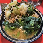 家系総本山 吉村家 - チャーシュー麺中盛ほうれん草野菜畑固め濃いめ多め