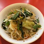 家系総本山 吉村家 - 野菜畑
