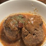 ハラミの向こう側 - 牛タン煮込みハンバーグ