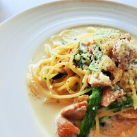 パパミラノ 阪急グランドビル店 - 鶏肉のラグーはゴロッと食べ応えあるサイズで柔らか♪クリームソースはサラサラ軽めながらコクがありほうれん草や鶏に合う～