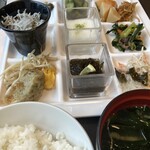 Café Restaurant Lavender - 和食の品数豊富です。
