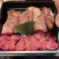 水たき料亭 博多華味鳥 ヒルトンプラザウエスト店 - 華味鷄水炊き用のお肉