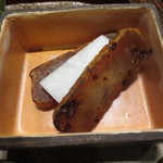 天雅 - 自家製のカラスミの炙り。