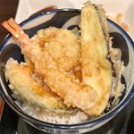 とまつ - ミニ天丼（ご飯の上に天ぷらを乗せて）