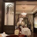 Vaas - 落ち着いた雰囲気の店内