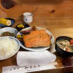 お料理やまもと - お昼の定食 鮭の塩やき 1400円