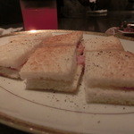 HOPE - ★アミューズは美味しい特製ホットサンドだよ～