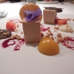 エクアトゥール - 【2014年3月】:前菜
      オマールとリードヴォーのポアレ、カリフラワーとオレンジ、生姜のコンフィ添え
      オマール海老の泡のソース