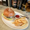 ビア パブ カムデン - 「ゴルゴンゾーラバーガー」(1650円)+「セットポテト」(200円)