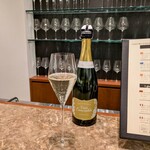 エノテカ&ケーシーズ - ドリンク写真:スパークリング 660円