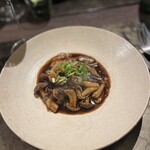 O2 - 牛ほほにくのきのこ煮込