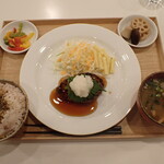 トーコーキッチン - 和風ハンバーグ 副菜二品、豚汁、ご飯